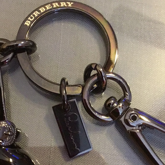 Burberry keychain - Picture 2 of 3